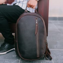 Hoi An real Leather - Da Bao Real Leather: Man Leather Bag - Sporty backpack, perfect to carry a notebook. Made of buffalo leather.