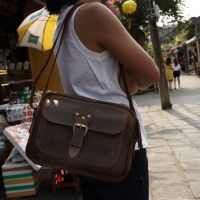 Hoi An Real Leather - Da Bao Real Leather: Camera Bag made of buffalo leather, spacious with outer pocket closing with strap.