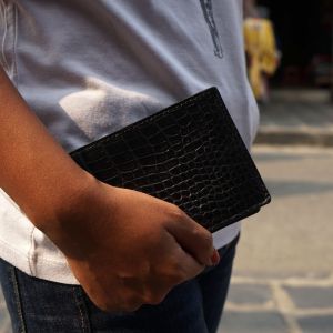 Hoi An Real Leather - Da Bao Real Leather: Black crocodile wallet for men.