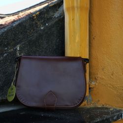 Hoi An Real Leather - Da Bao Real Leather: Elegant dark-brown leather bag, soft leather, with long strap. Made of real cow leather.